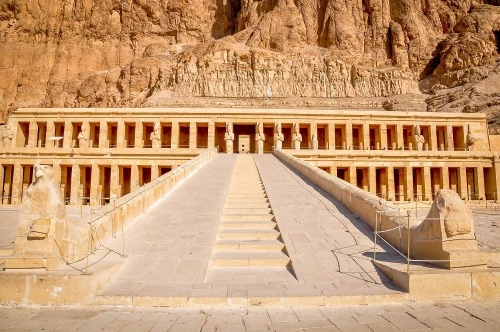 Vally-of-the-Kings--webp